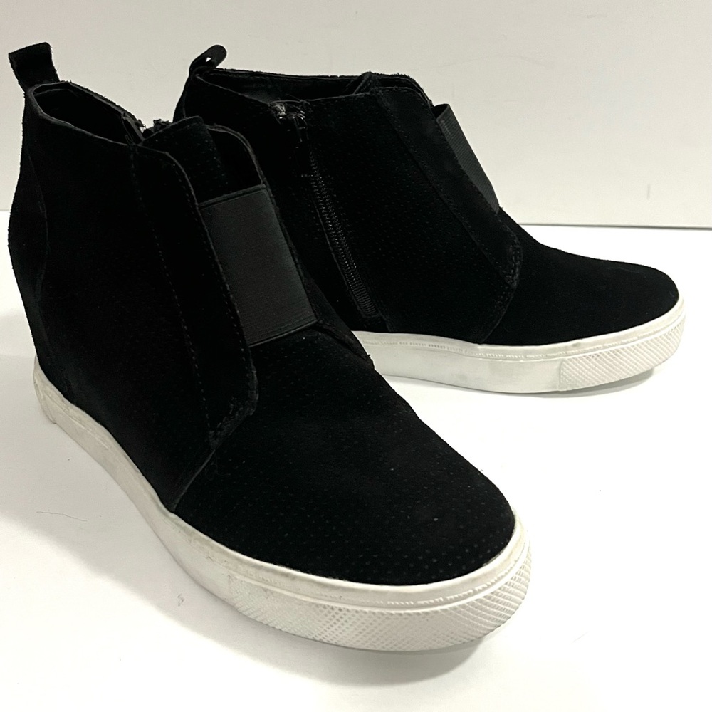 Steve Madden Wavery Black Suede Leather Hidden Wedge Sneaker Bootie Zip Size 9